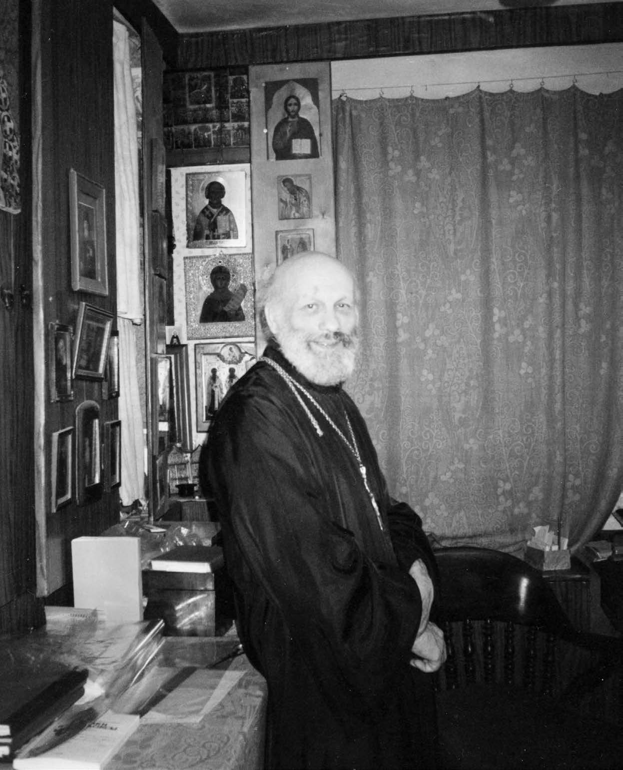 Отец Глеб в домовом храме