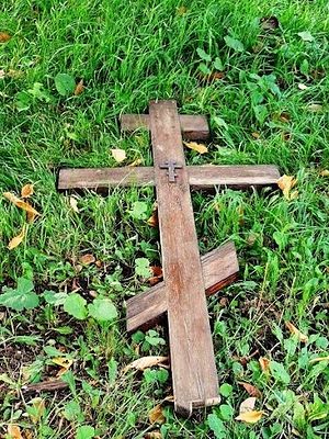 Крест, спиленный у храма святителя Николая. 4 октября 2012 г. Cross2